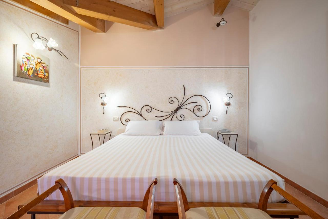 Lola Piccolo Hotel E Appartamenti Marina di Grosseto Exterior photo