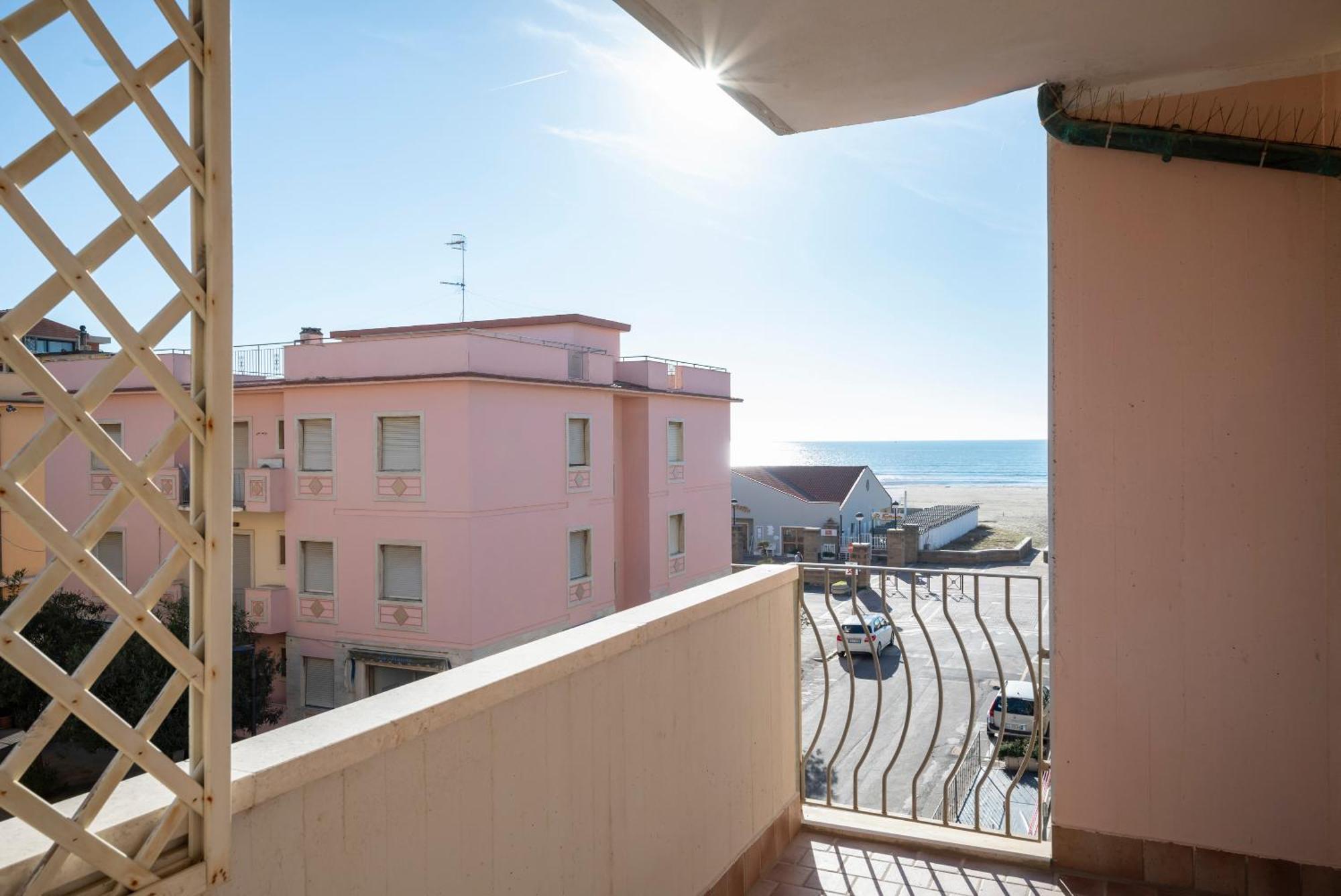Lola Piccolo Hotel E Appartamenti Marina di Grosseto Exterior photo