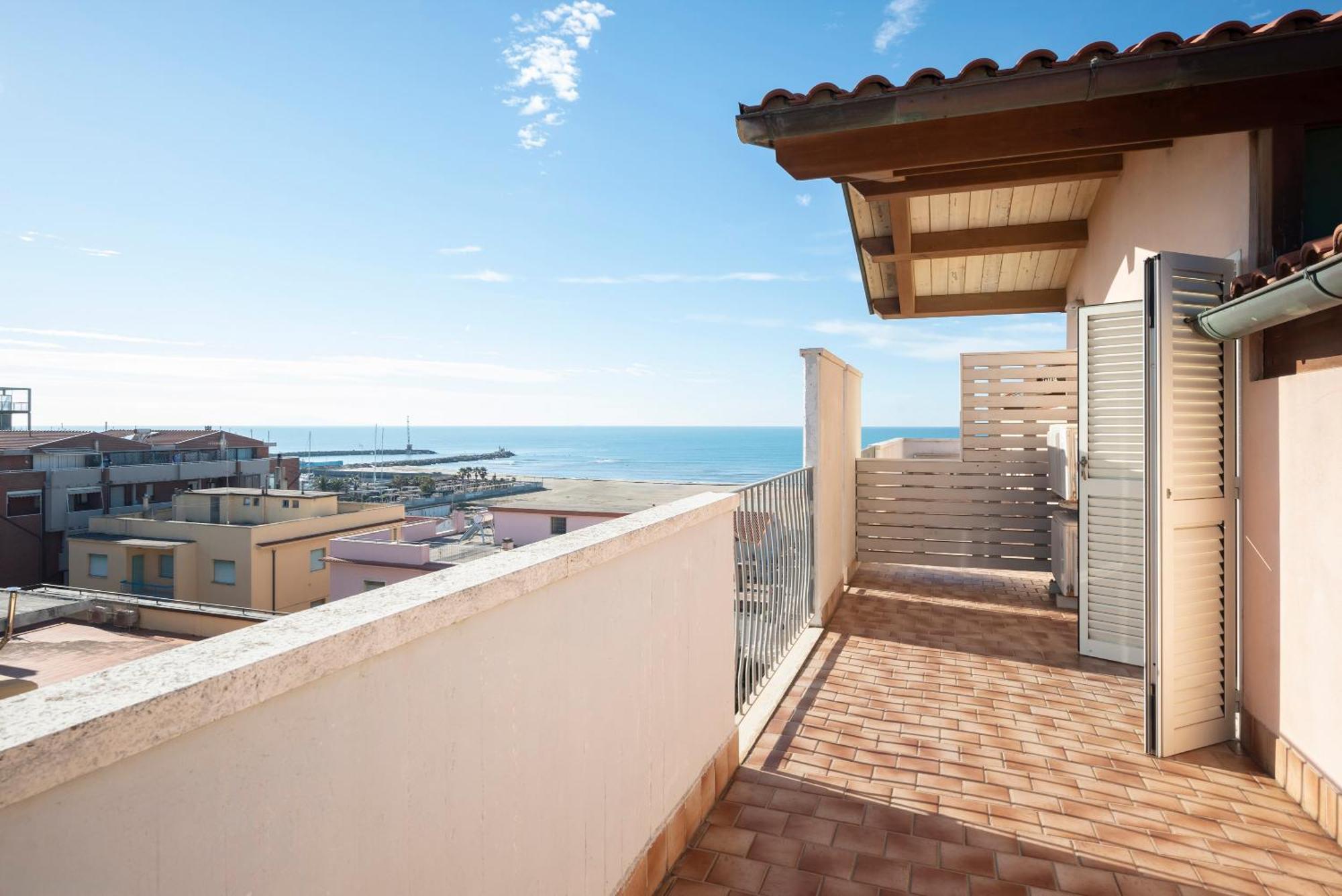 Lola Piccolo Hotel E Appartamenti Marina di Grosseto Exterior photo