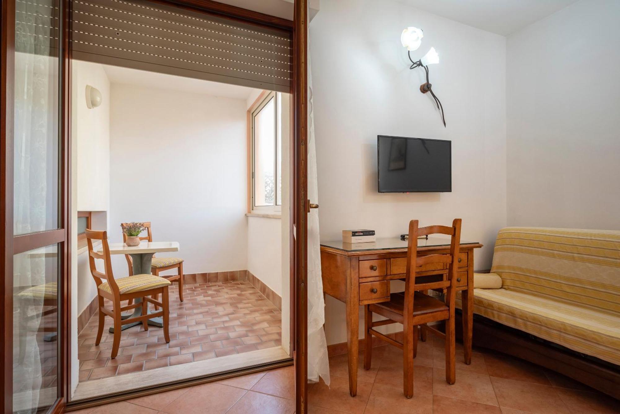 Lola Piccolo Hotel E Appartamenti Marina di Grosseto Exterior photo