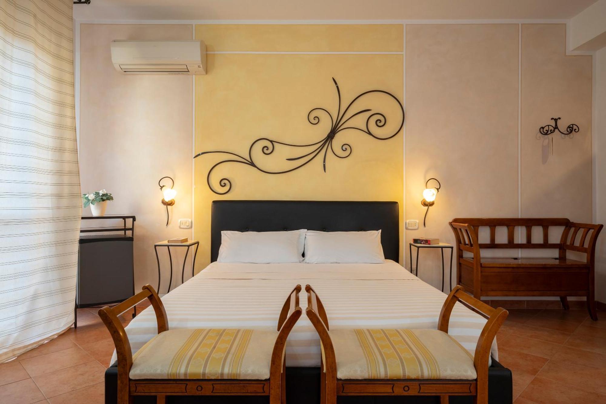 Lola Piccolo Hotel E Appartamenti Marina di Grosseto Exterior photo